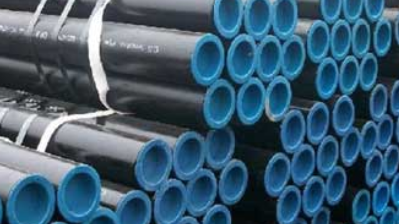 What Safety Risks Are Associated With Handling Schedule 40 Steel Pipe Because Of Its Weight?